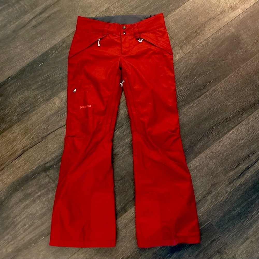 Patagonia size small red Snowbelle snow pants - like new